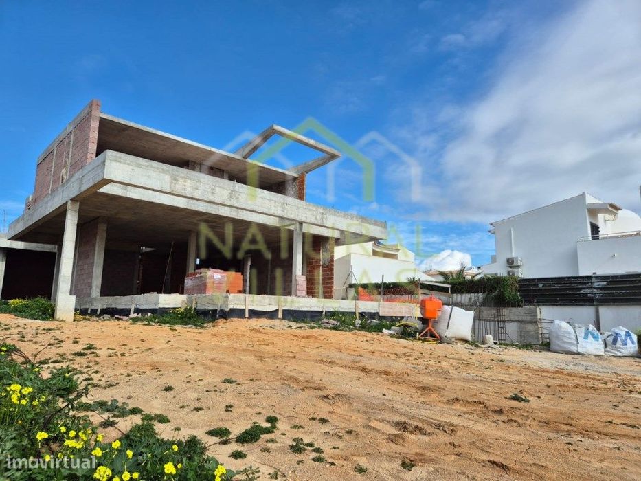 Moradia Isolada T4 com Vista Mar em Construção na Galé, Albufeira, ...