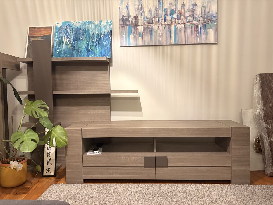 Móvel TV Moderno 250cm com Prateleiras – Excelente Estado