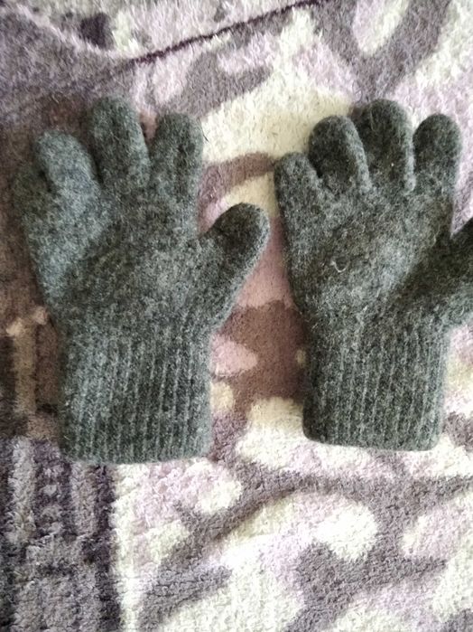 Теплый перчатки на маленьких
