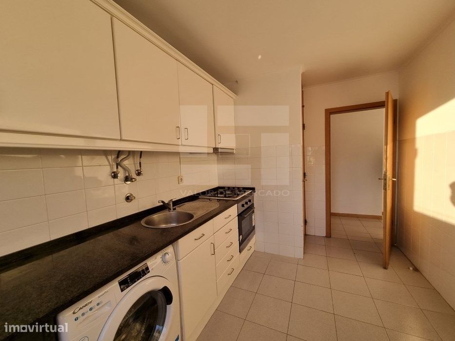 Apartamento T2 - Mina De Água