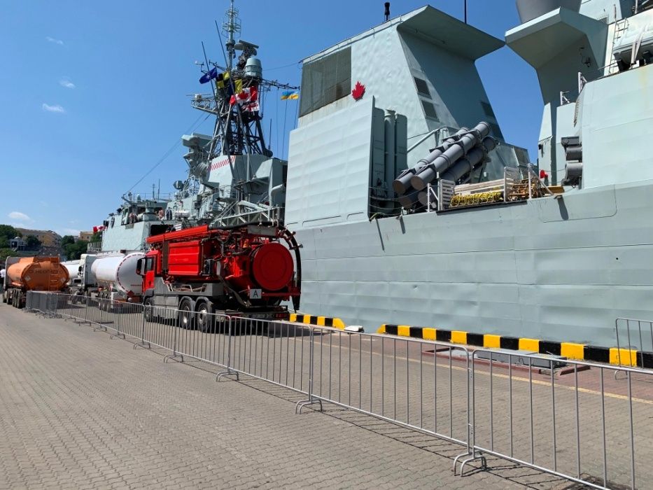 Аренда краш барьеров. Аренда заборов