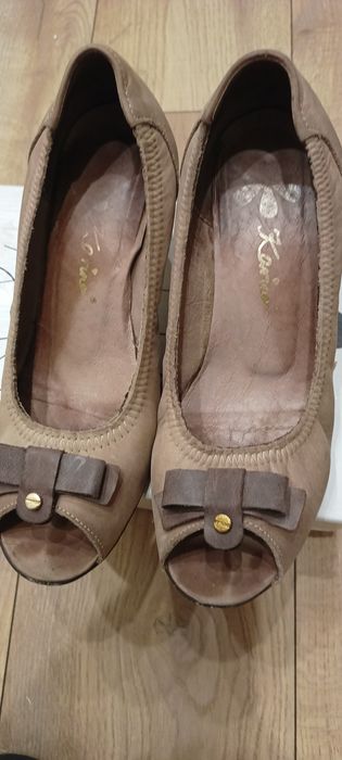 Buty damskie  na obcasie