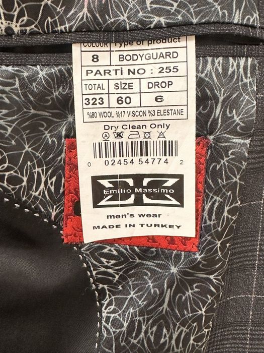 Чоловічий костюм трійка