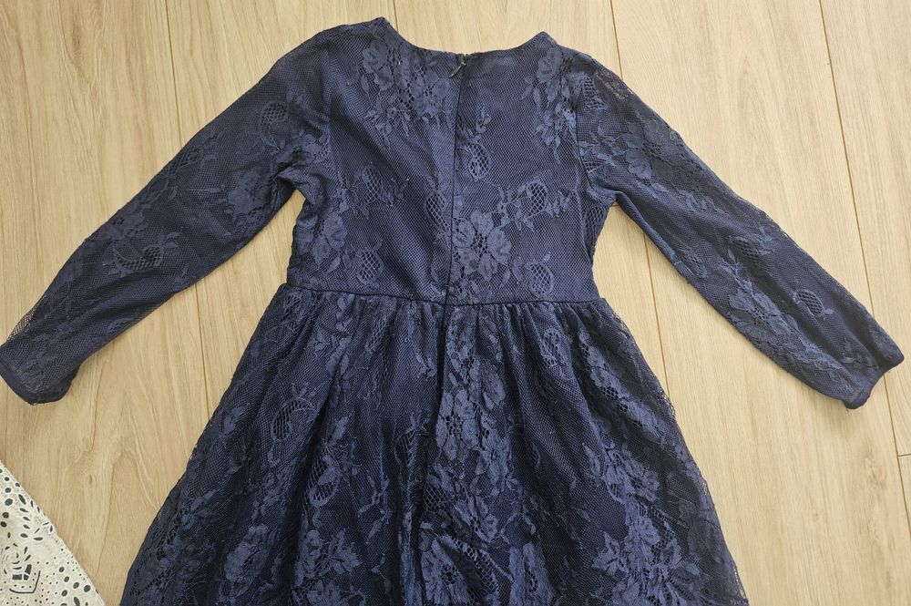 Dwie eleganckie sukienki (koronka)  roz.110