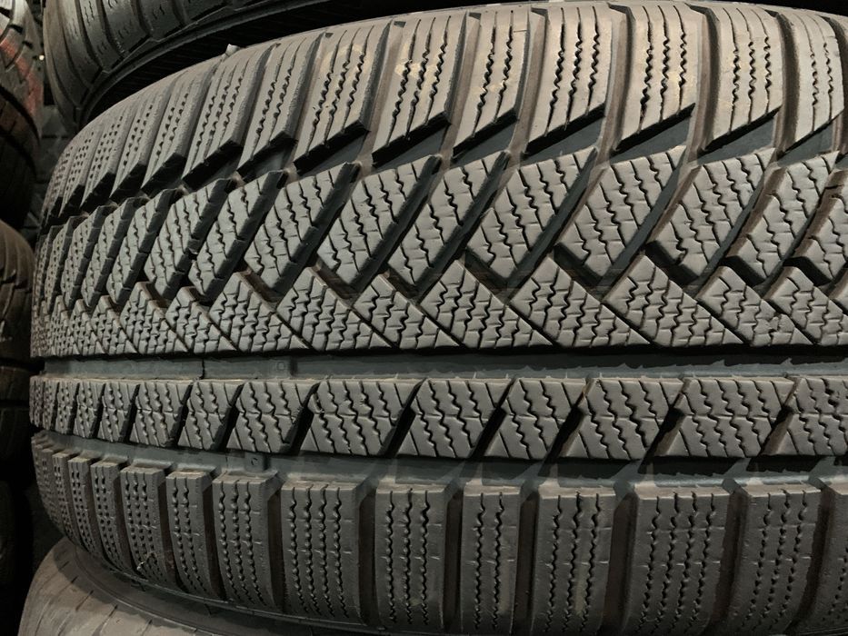 Шини б/у зима 245/45-R18 Continental TS 850p RSC