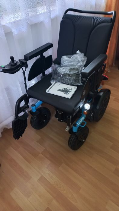 Wózek inwalidzki elektryczny