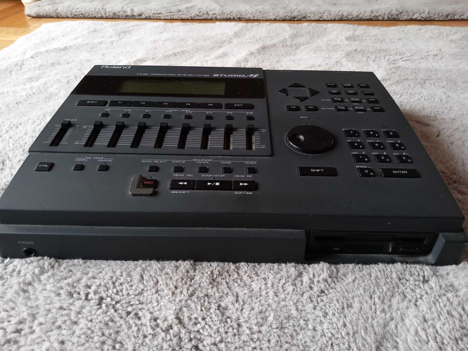 roland mv 30 studio m