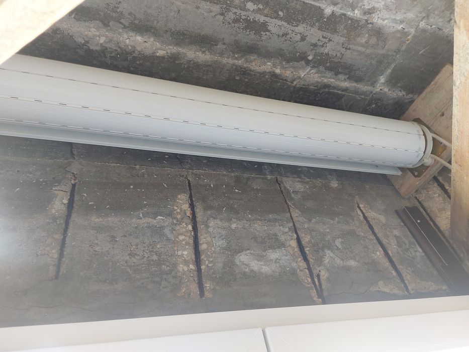 Roller blinds with cord-operated system64297812105730123