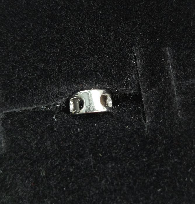 Підвіс з білого золота з діамантом