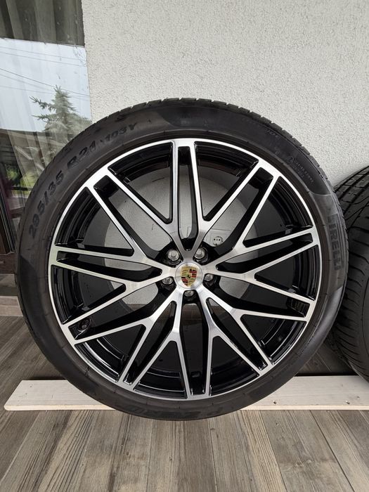 Диски  Porsche Macan S різноширокі з резиною Pirelli, 265 40 21, 295 35 21