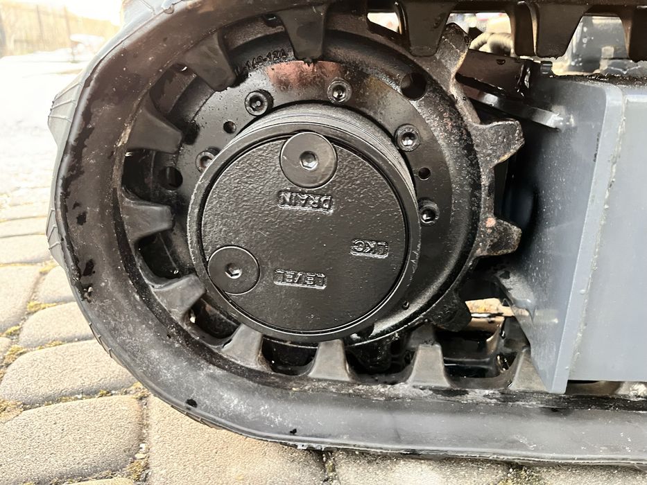 Minikoparka SANMAR S-M12S kubota,zwolnice,skretne ramie,kabina