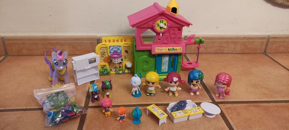 Escola Pinypon e outros