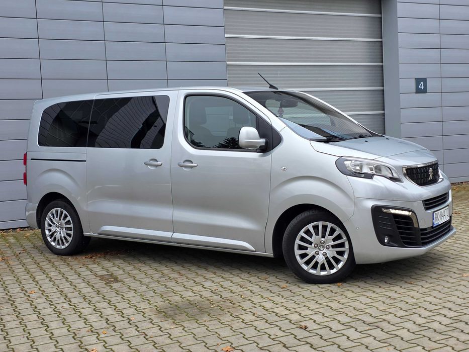 Samochód bus do wynajęcia Peugeot Traveller 8 miejsc