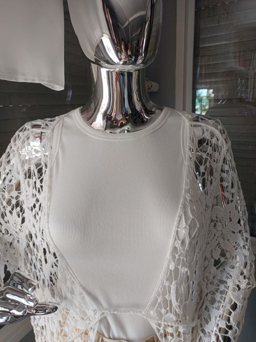 Koronkowa narzuta damska hit viral vintage retro style ażurowa