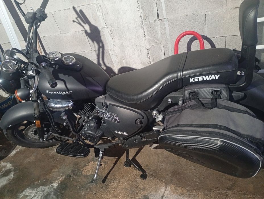 Vendo keeway Superlight
