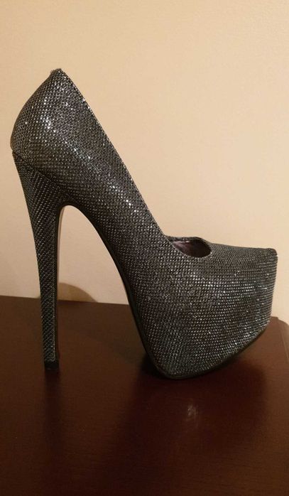 Sapatos Cinzentos com Brilho