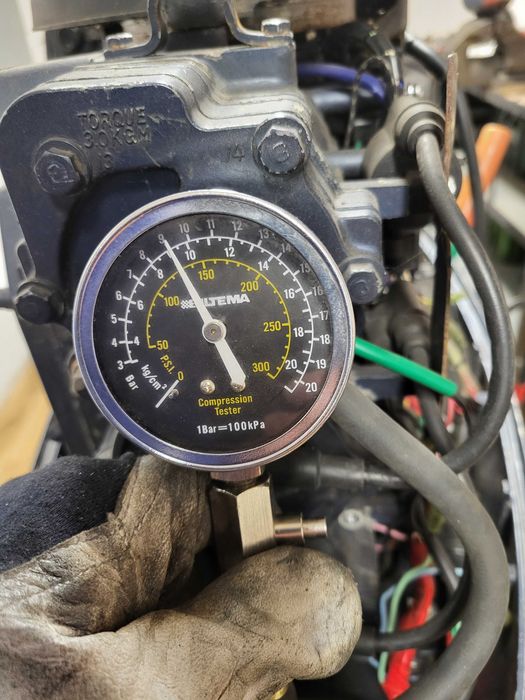 Silnik, główka Yamaha 40 KM 2 suw