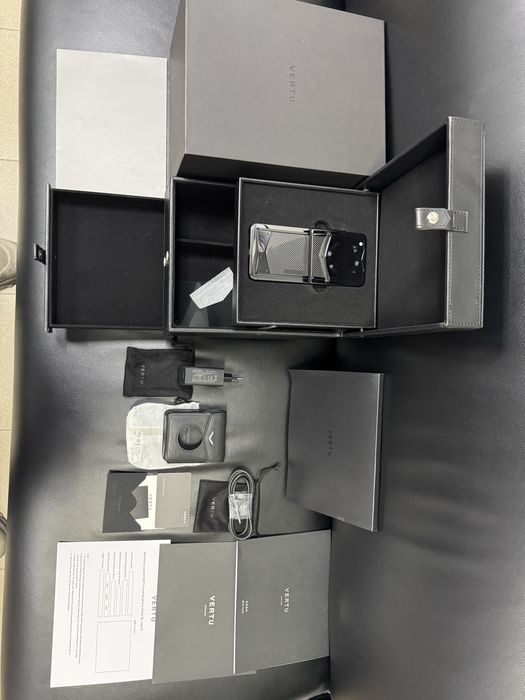 Vertu Ironflip Carbon Texture Series Taffeta