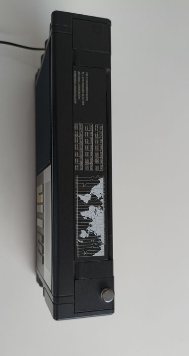 Grundig Satellit 500 radio globalne