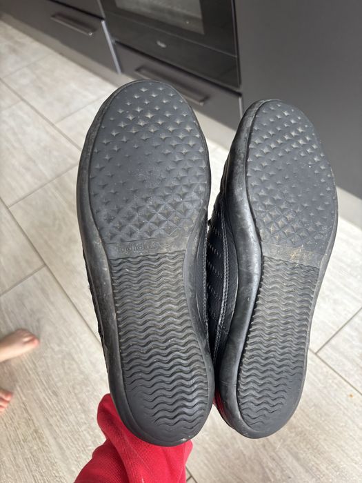 Чоловічі кросівки Adidas, 41,5 розмір, натуральна шкіра