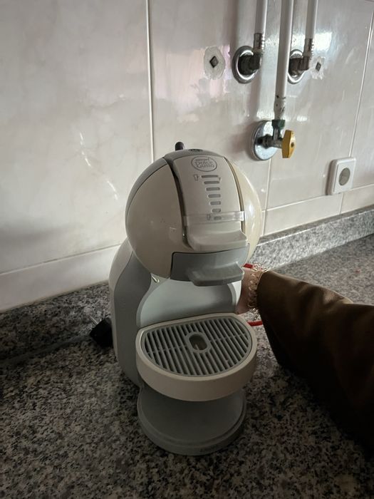 Maquina de cafe a funcionar