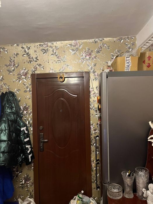 Продаж кімнати в комунальній квартирі , своя,без посередників