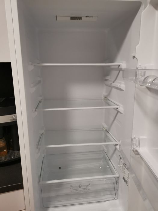 Frigorífico com congelador - pouco usado