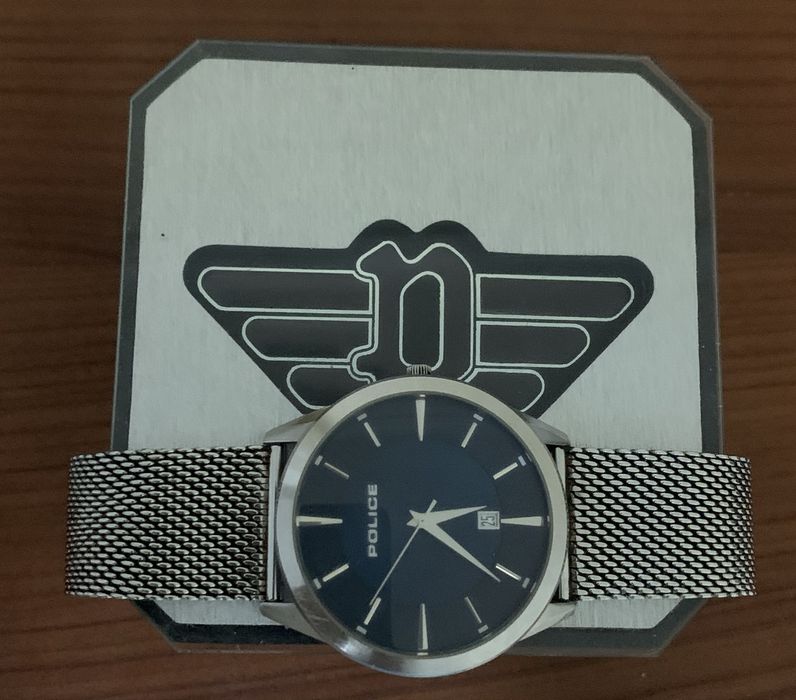 Vendo Relogio e Colar da marca (POLICE)