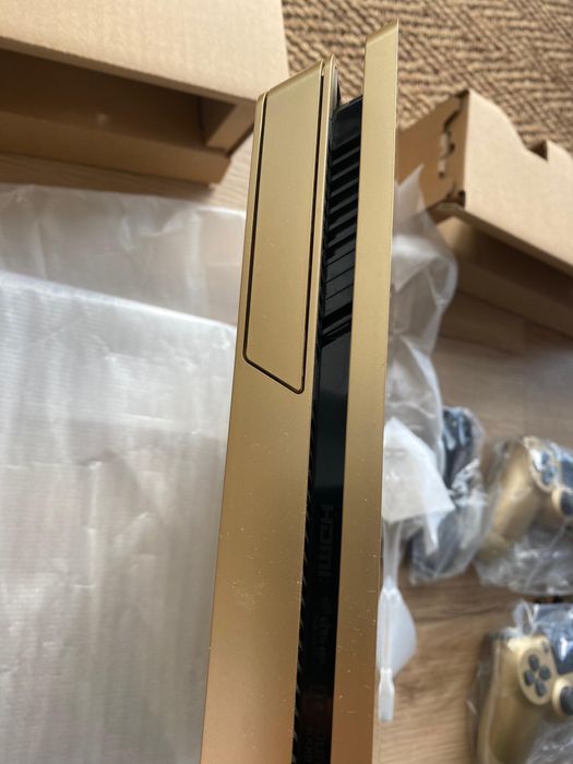 Playstation 4 Slim 500gb - Gold - 2 Comandos