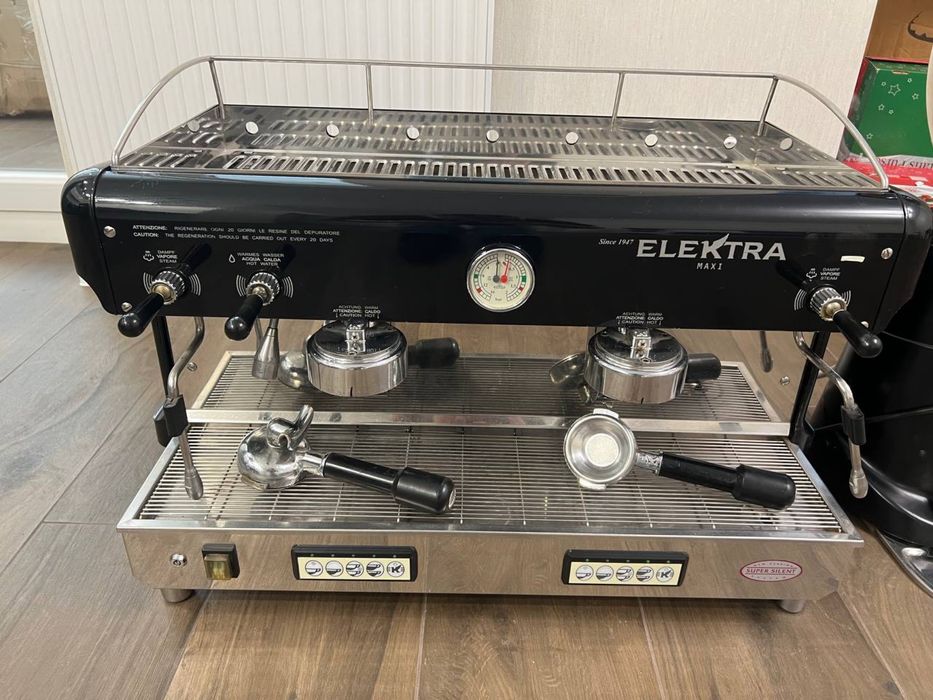 Кофеварка кавоварка кавомашина Elektra еспрессомашина