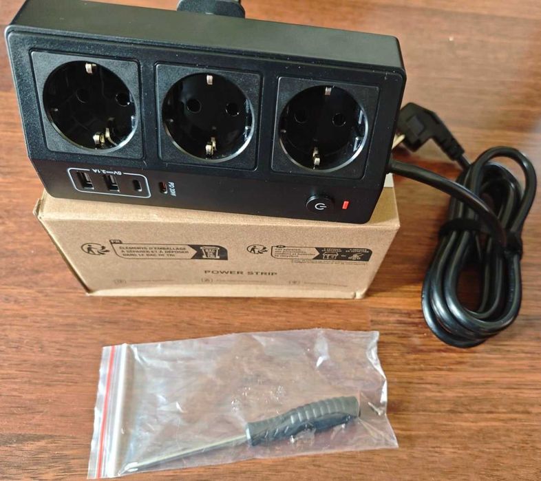 Listwa zasilająca 3 gniazda 2xUSB A i 1xUSB C PD 20W