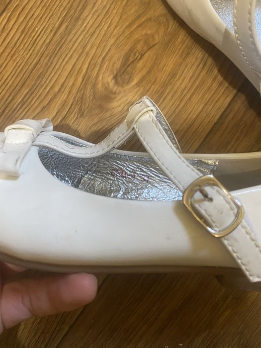 Туфлі лакові для дівчинки