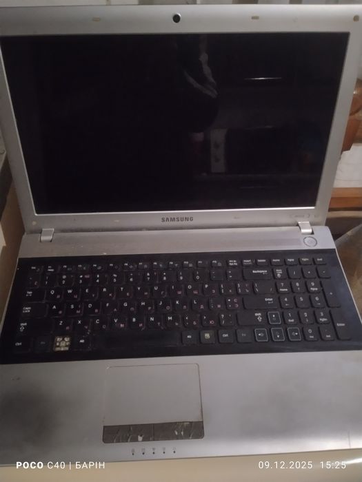 Ноутбук беушний самснг RV518