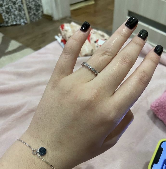 Серебряное кольцо камни фианит по кругу