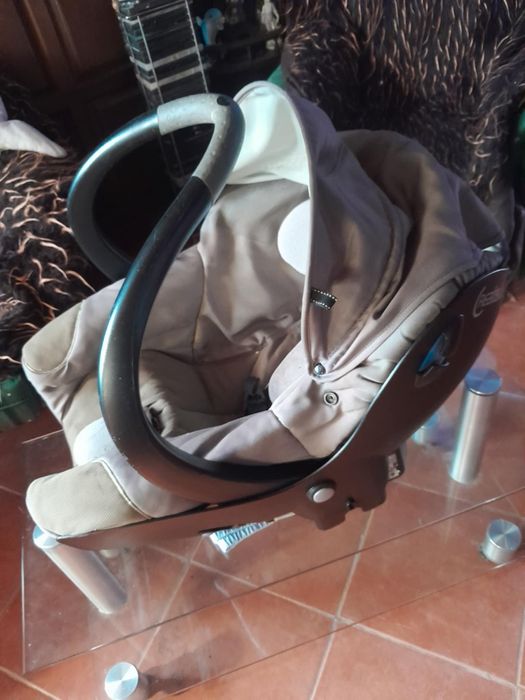 Vendo cadeira de bebe para carro