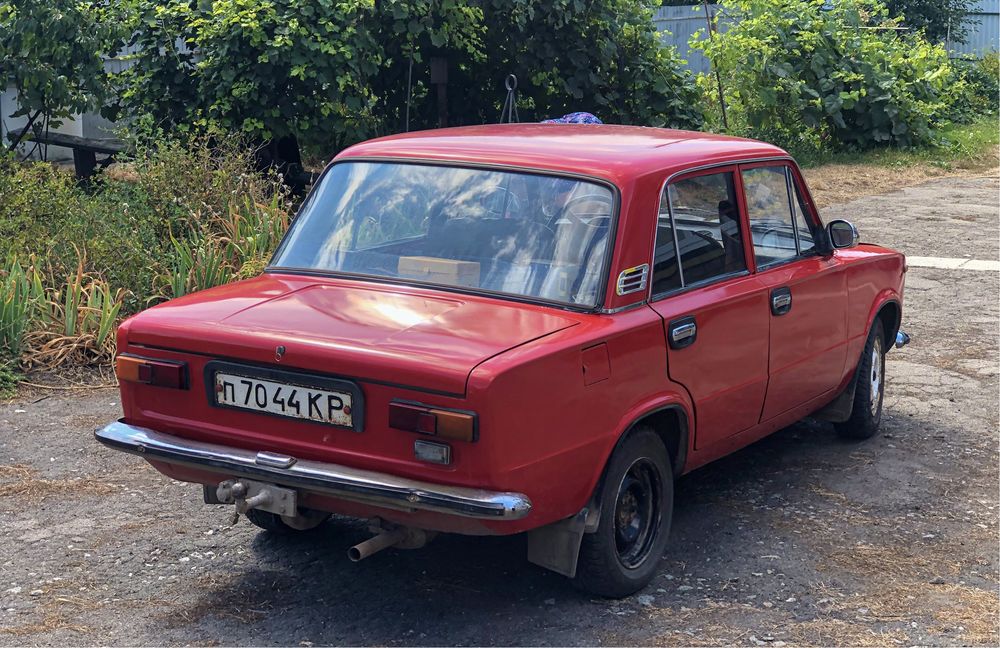 автомобіль Ваз 21013