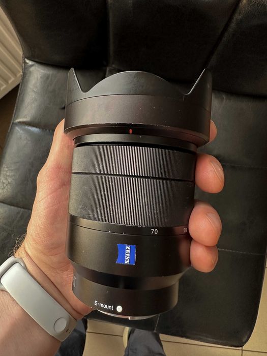 Об'єктив Sony FE 24-70mm f/4.0 ZA OSS Vario-Tessar T