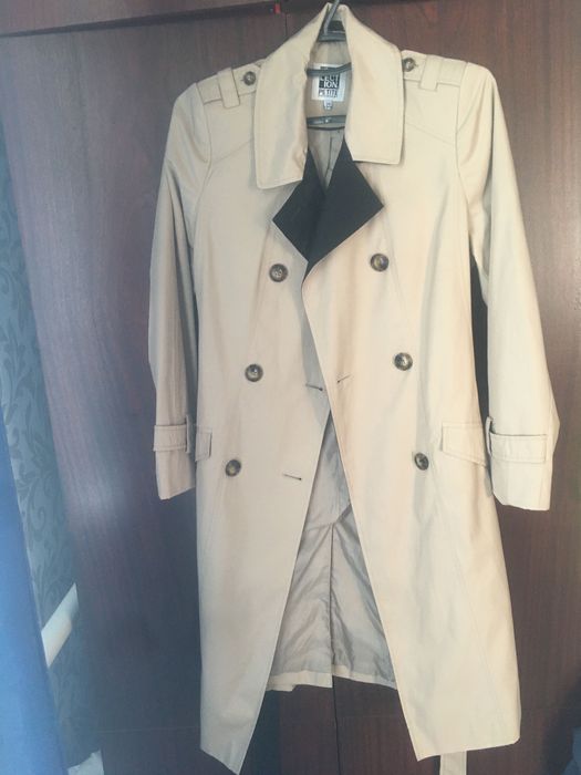 Плащ жіночий