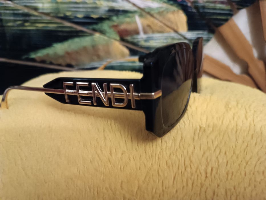 Очки солнцезащитные Fendi и Furla SFU 466