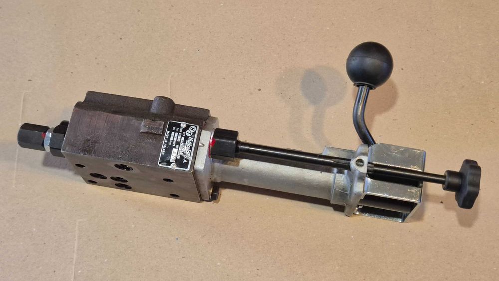 rozdzielacz ursus c-330