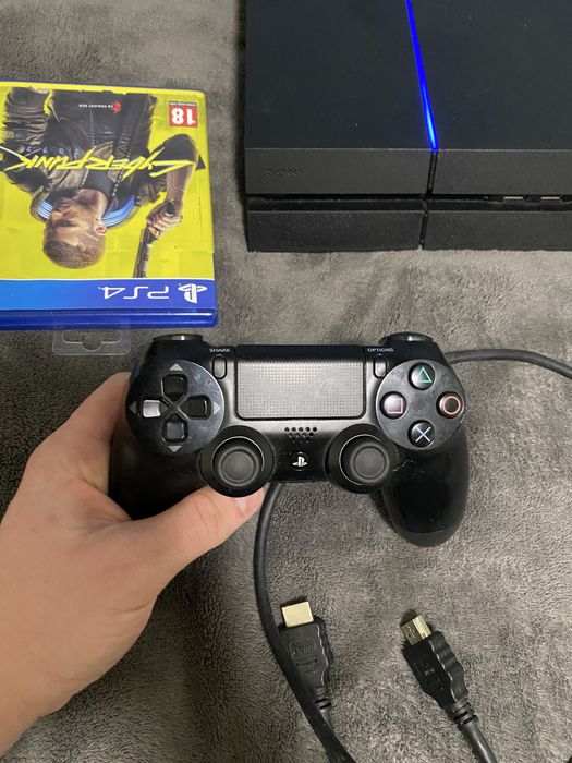 Продаю SONY PS 4