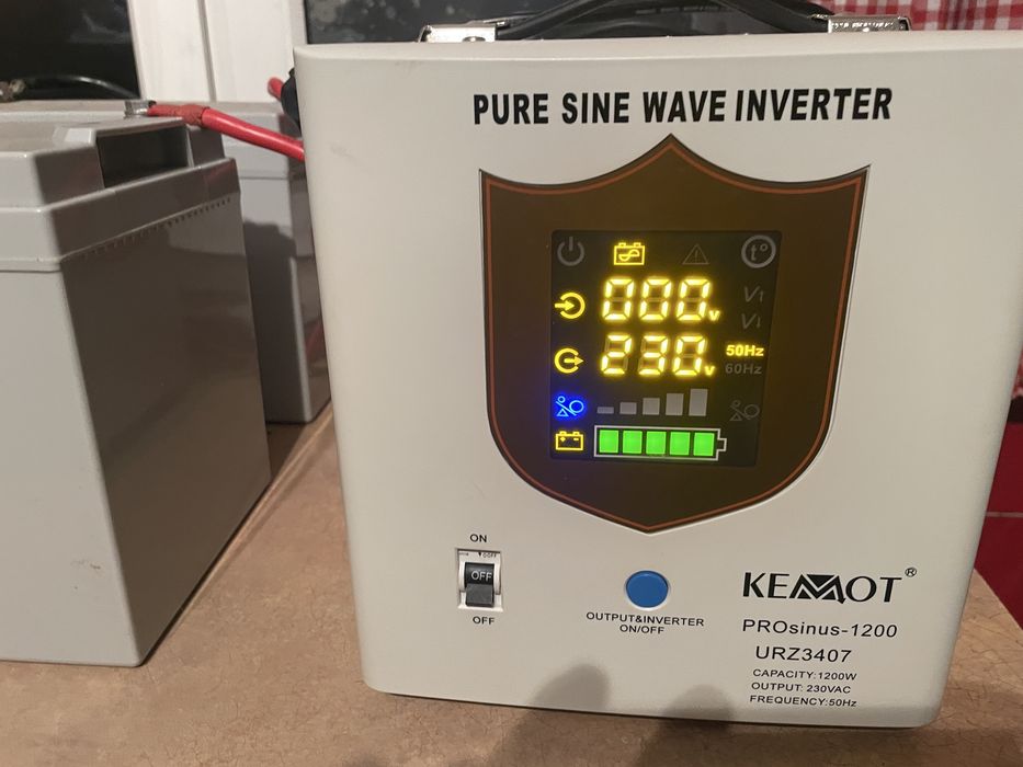 Kemot URZ 3407 Pro Sinus-1200 plus 2 x 100Ah AGM