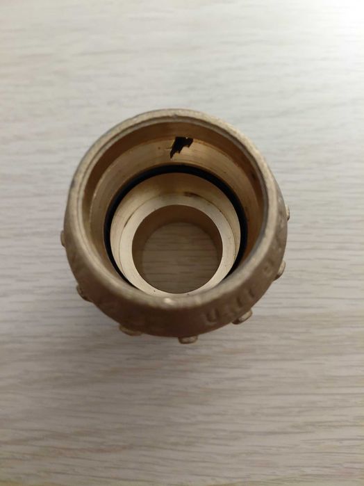 Cornat Złącze śrubowe zaciskowe, mosiądz jasny, Ø 32 mm x 1 cal