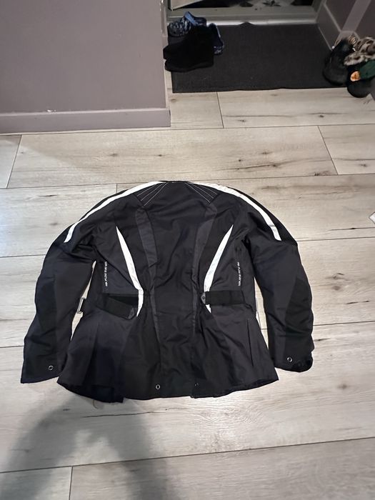 Мотокуртка жіноча з захистами