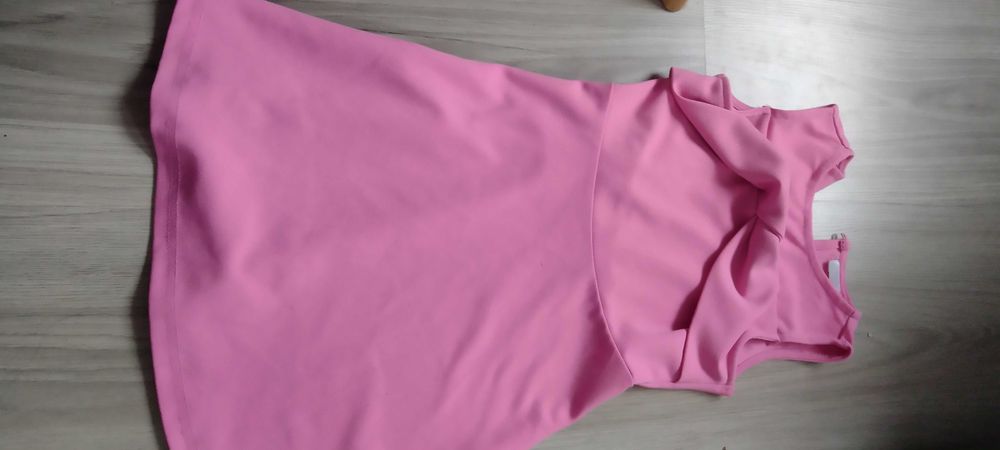 Piękna stylowa mięsista sukienka 116