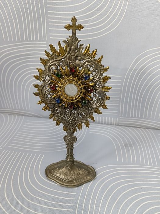 Antyczny piękny relikwiarz