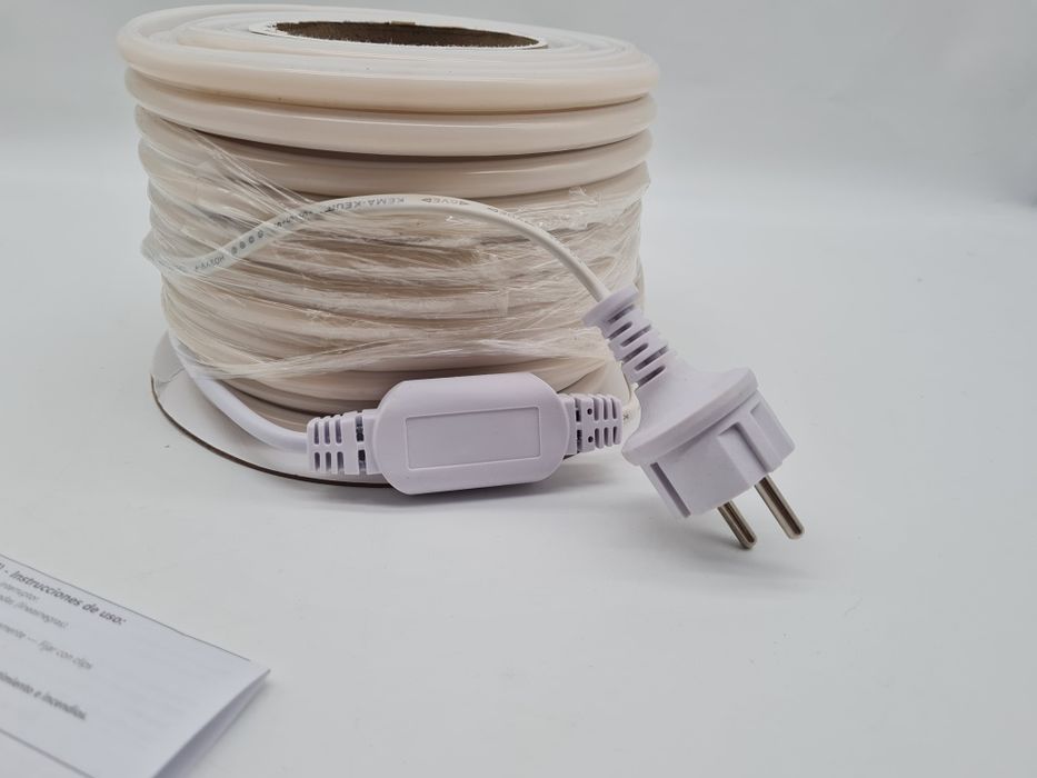 Taśma LED 30m zimna Biel 230V elastyczna włącznik