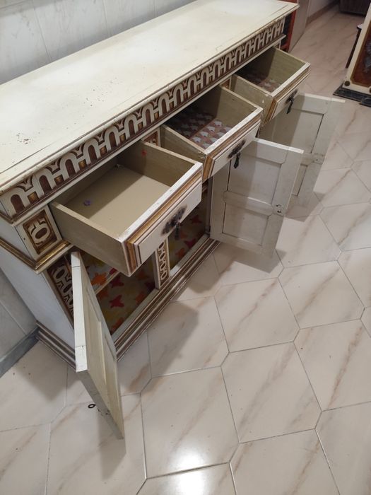 Móvel aparador/ sapateira