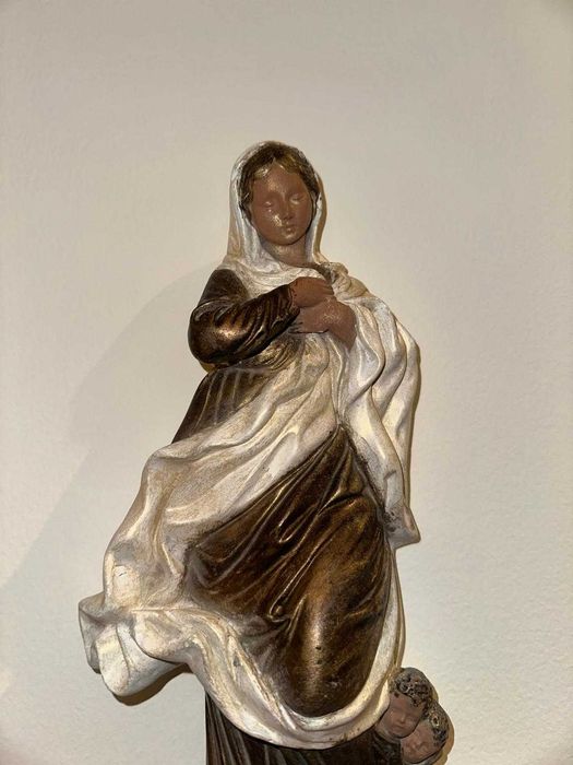 Nossa Senhora em marfinite pintada à mão