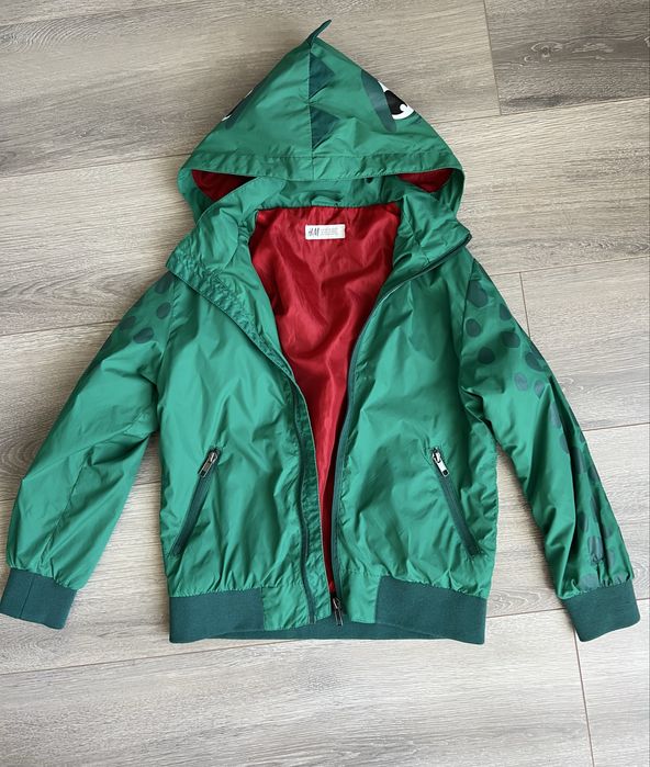 Продам курточку на хлопчика 122/128